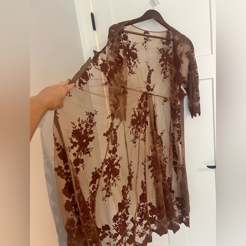 Arnhem lace kaftan/dress